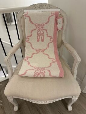 🩰 Viral Ballet Nicole Miller Pink and Cream Decorative Knit Throw 40” x 60” NWT